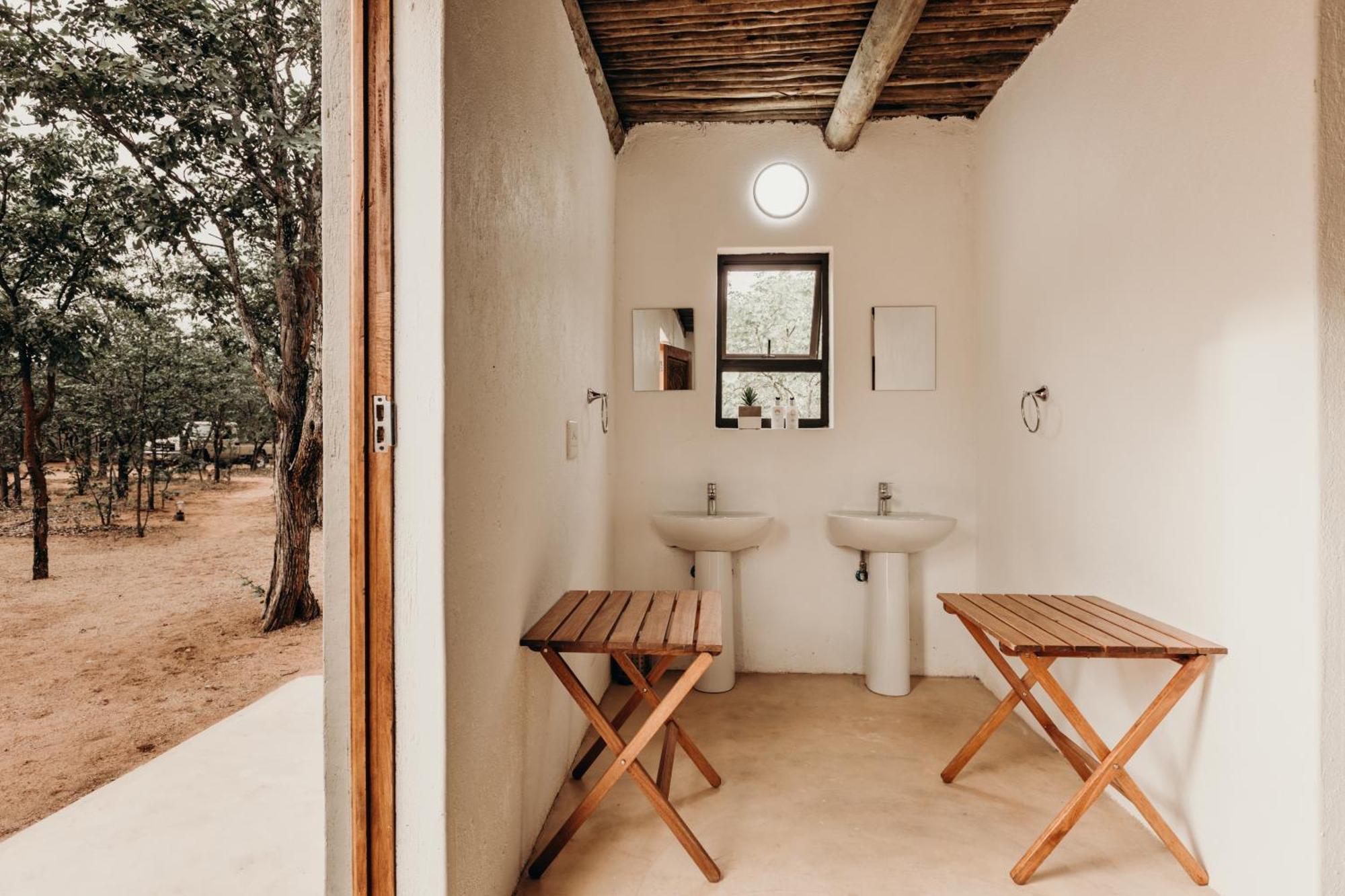 Mopane Bush Lodge Linton Exterior photo