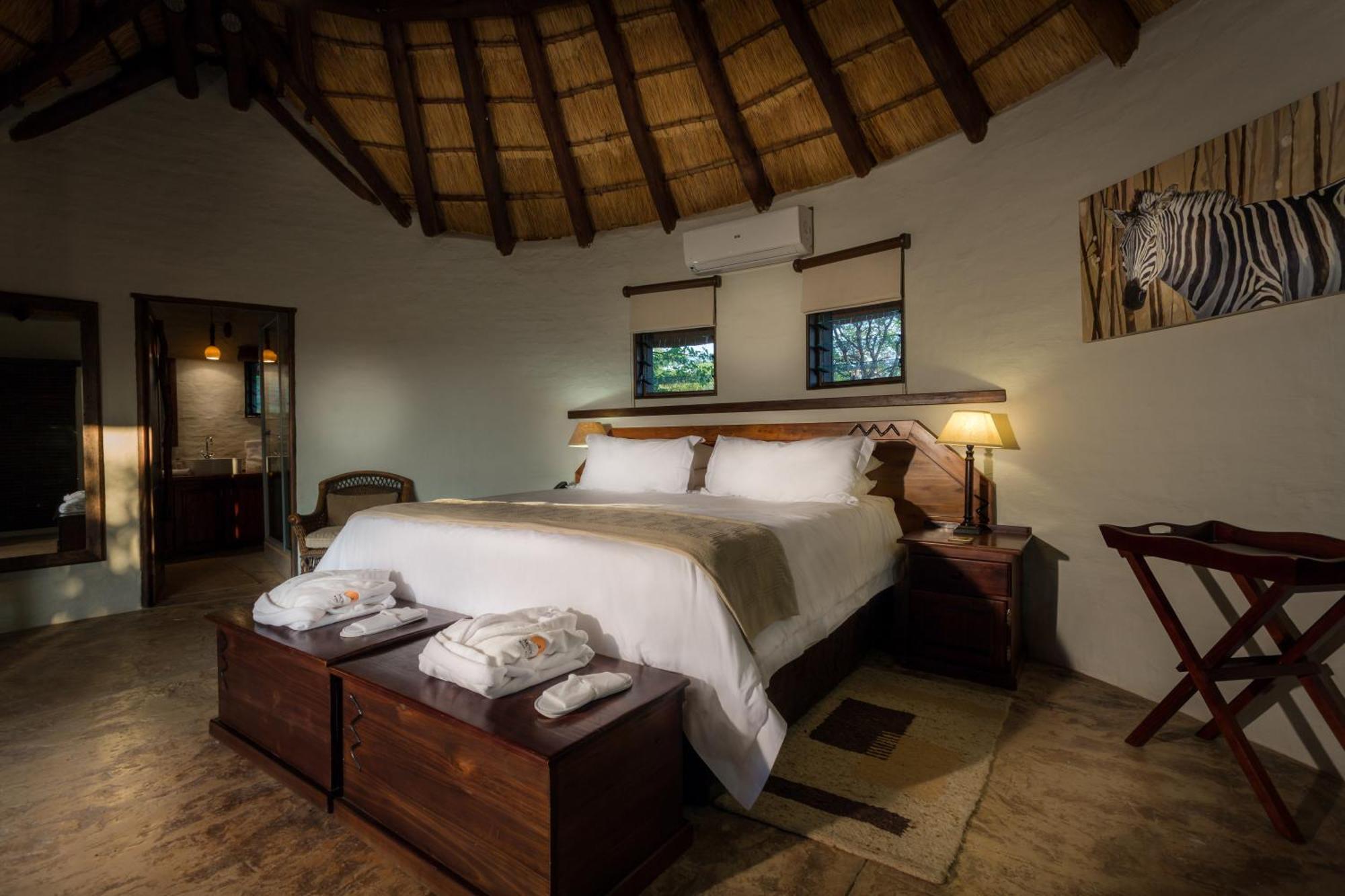 Mopane Bush Lodge Linton Room photo