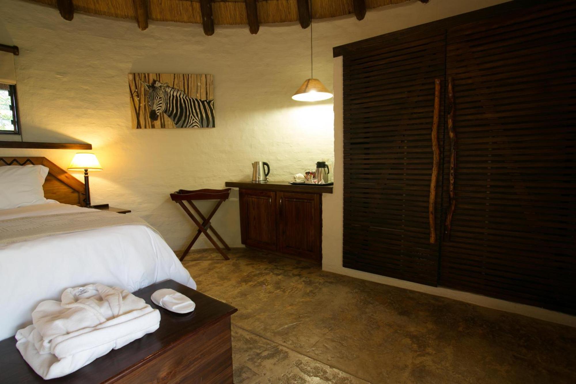 Mopane Bush Lodge Linton Room photo