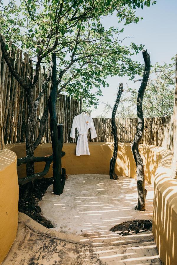 Mopane Bush Lodge Linton Exterior photo
